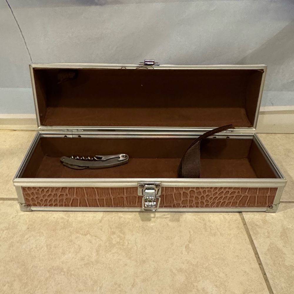 Brown Crocodile Pattern Wine Box with Corkscrew